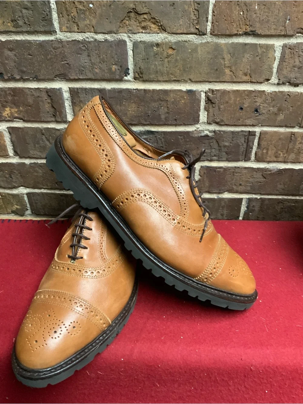 Men's Tan Leather Brogue Derby Shoes - Durable Lug Sole Oxford